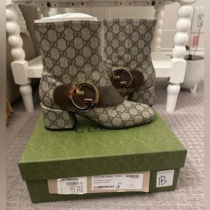 Gucci GG Supreme Blondie women's ankle boot size 39